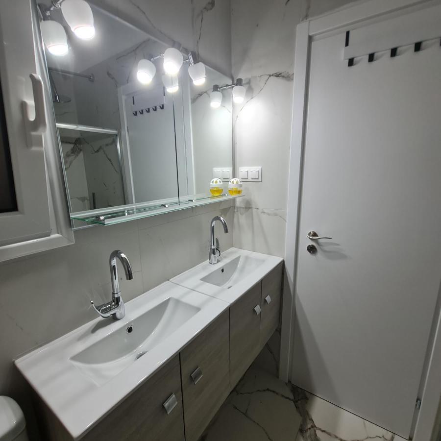 Full Apartment Near Kato Patissia Atenas Exterior foto